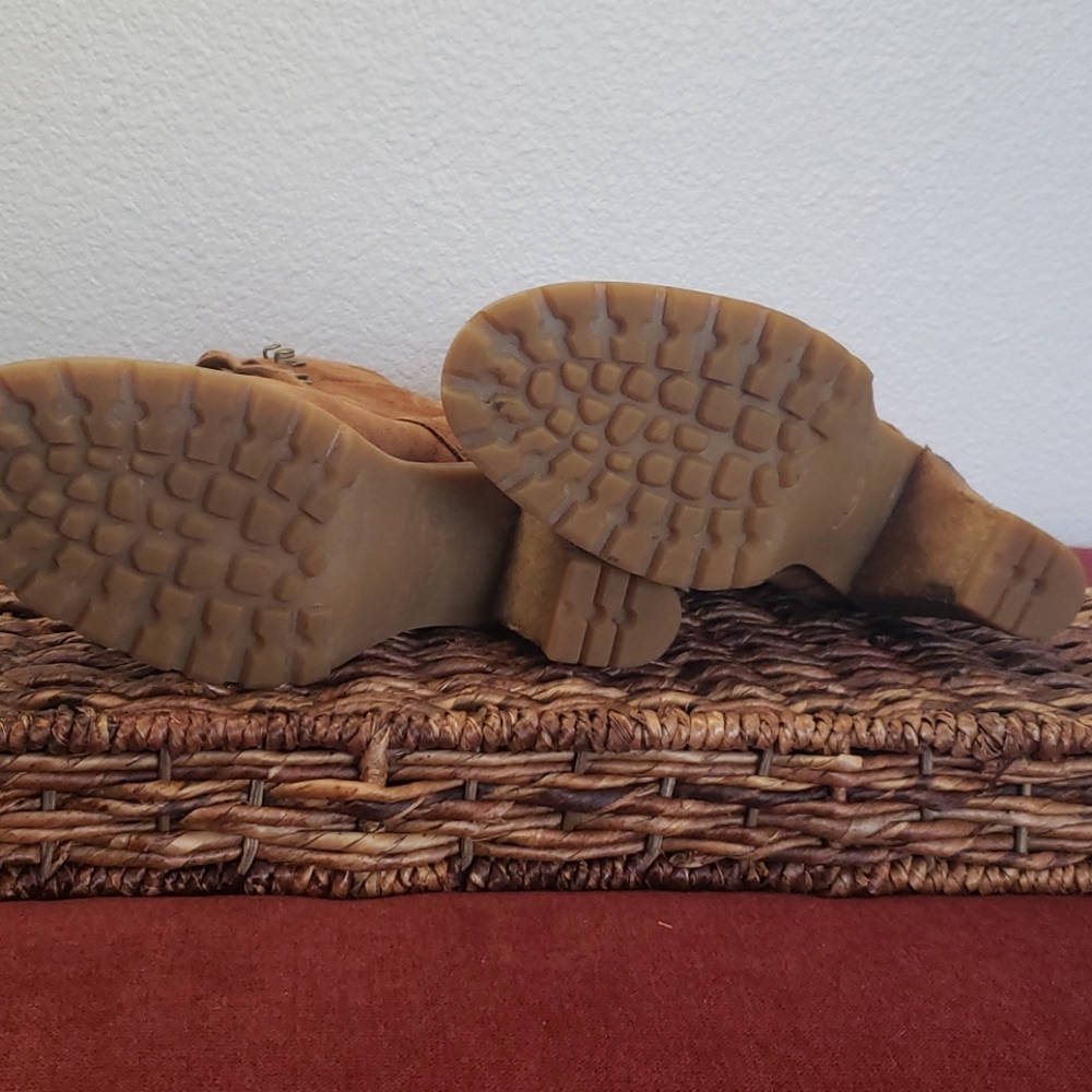 UGG Utility Boots - Picture 3 of 4